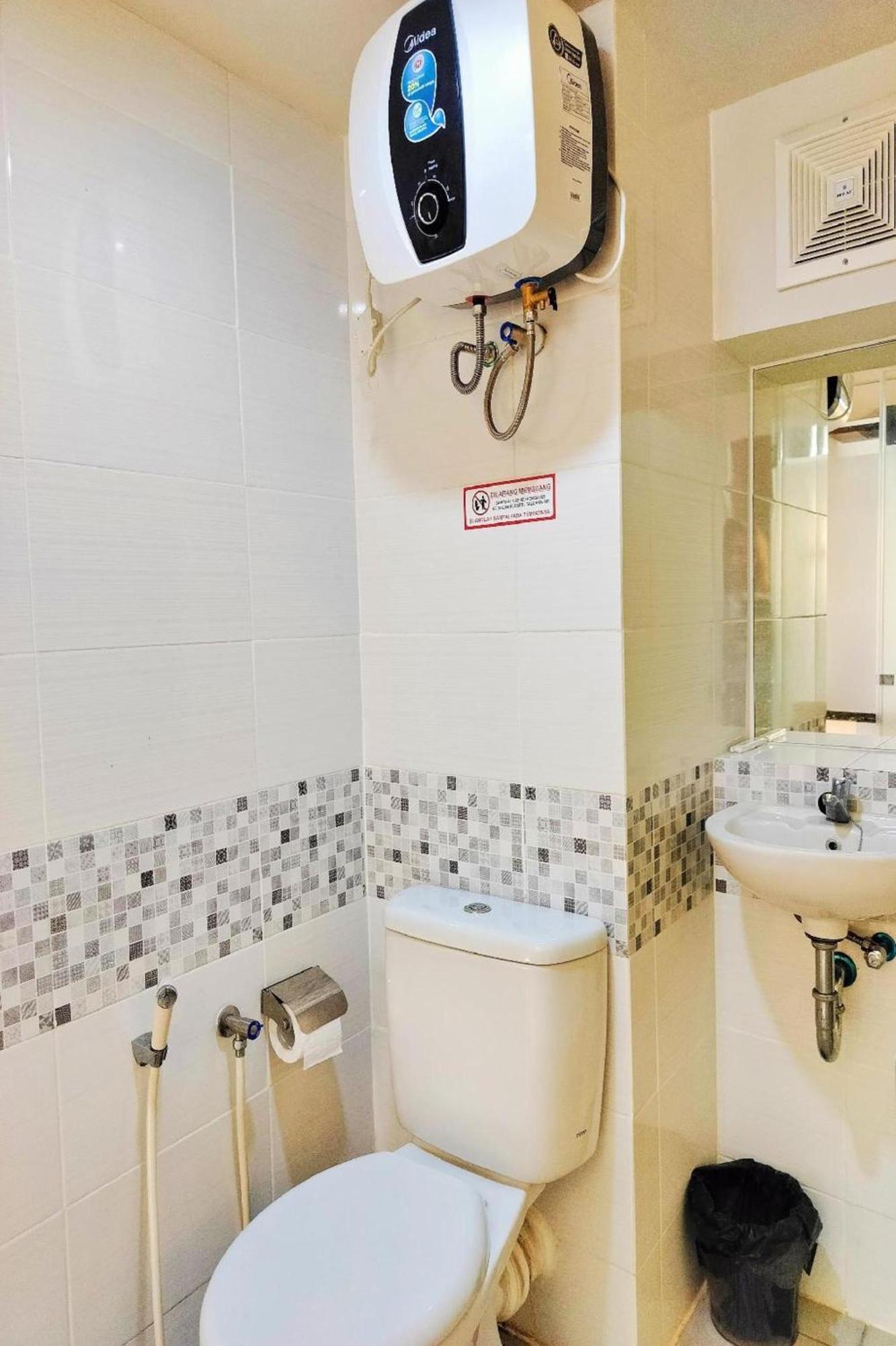 Hotel Super Oyo Collection O 30 Amega Crown Sub 3*